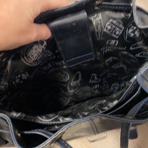 Vélez Leather Backpack - Picture 3 of 10